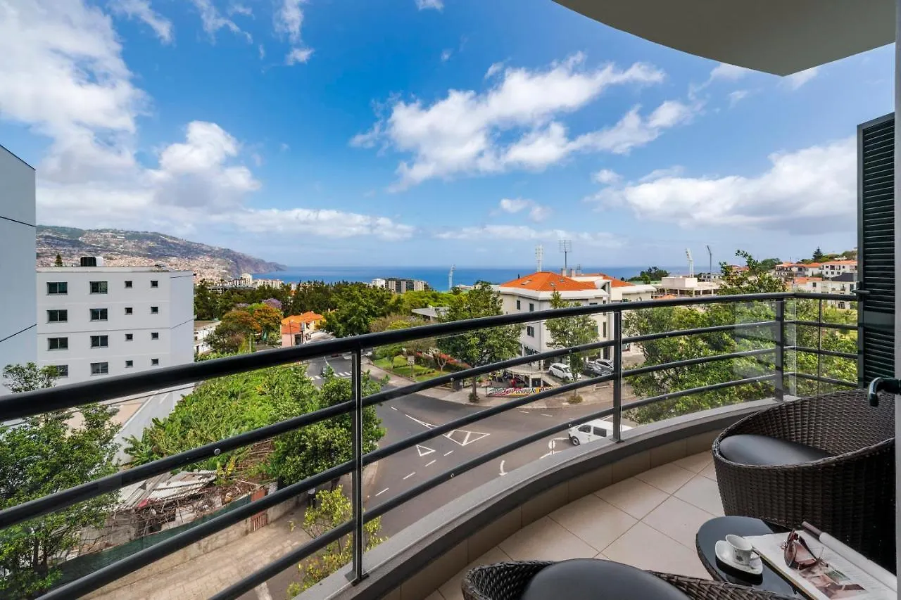 Barreiros III By An Island Apart Funchal  Apartamento Funchal (Madeira)